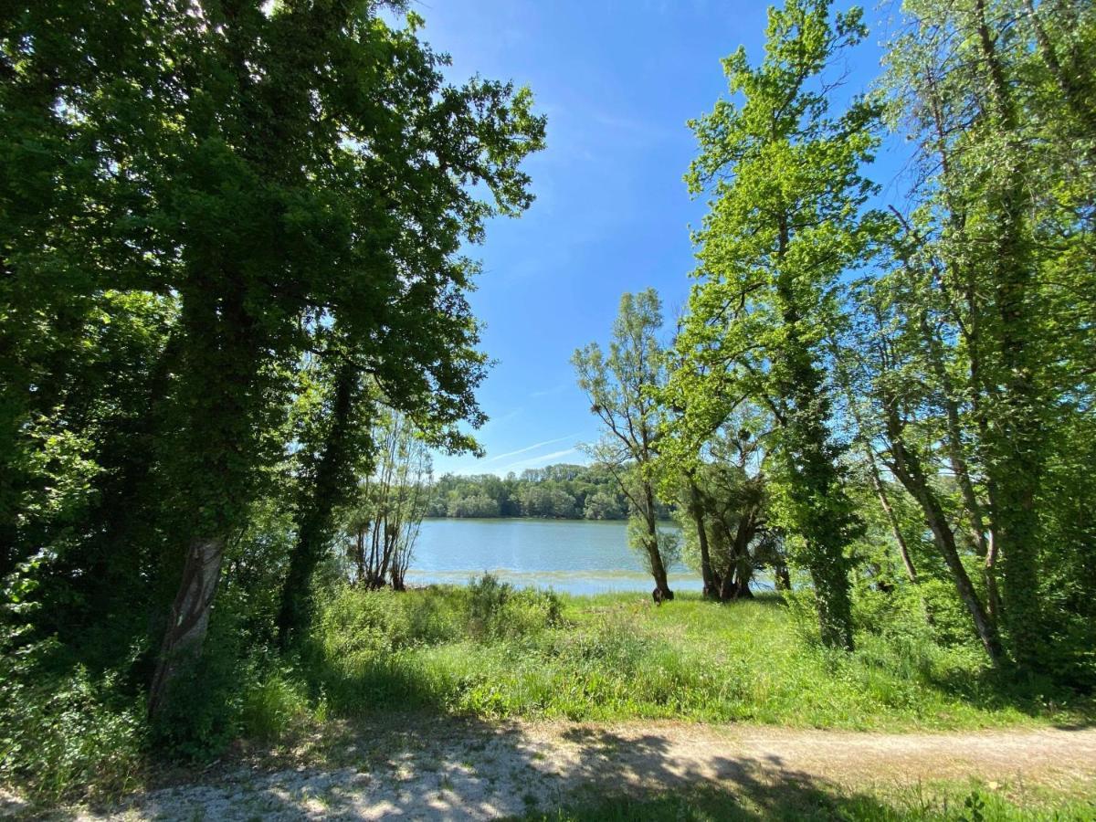 Maison Bord De Lac De Charmes バンヌ エクステリア 写真