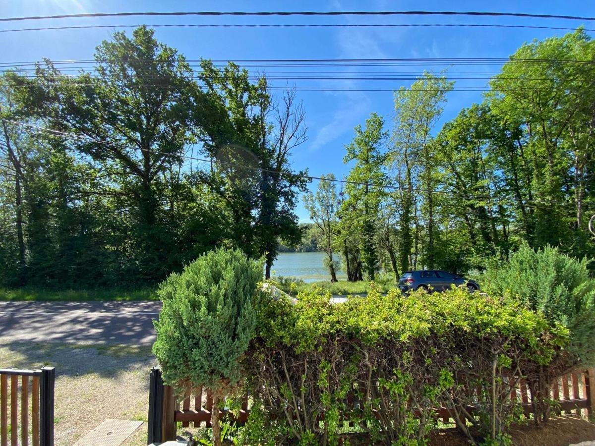 Maison Bord De Lac De Charmes バンヌ エクステリア 写真